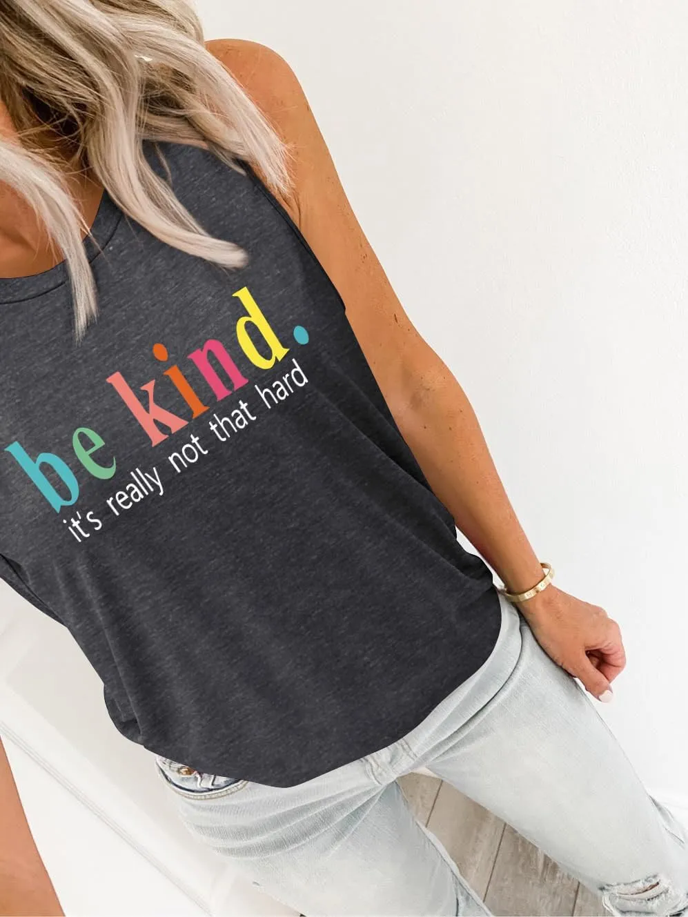 Sleeveless Tank Tops for Women 2025 Summer Casual Blouses Graphic Tees Loose Fit Crewneck Vacation Outfits Shirts