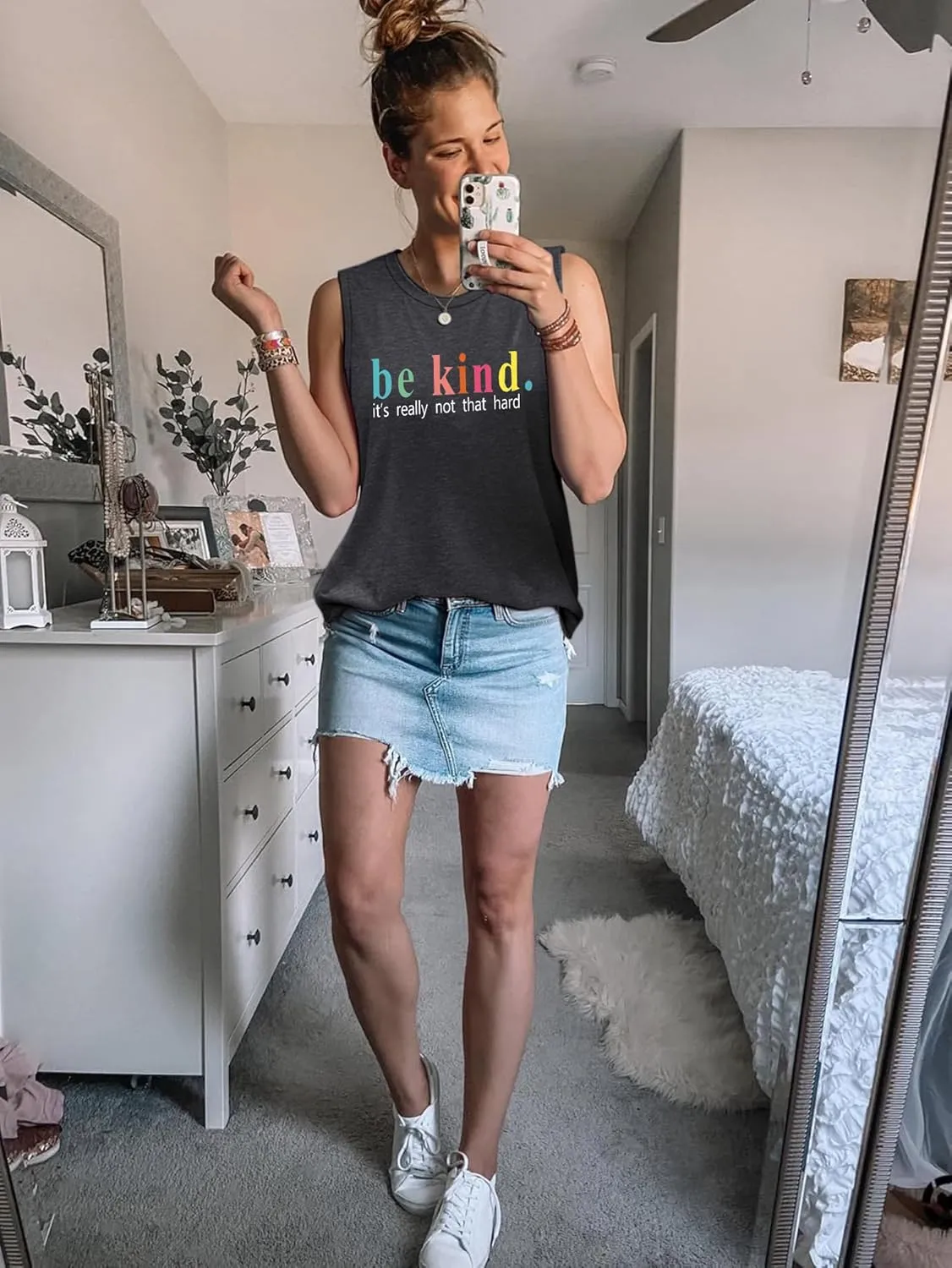 Sleeveless Tank Tops for Women 2025 Summer Casual Blouses Graphic Tees Loose Fit Crewneck Vacation Outfits Shirts